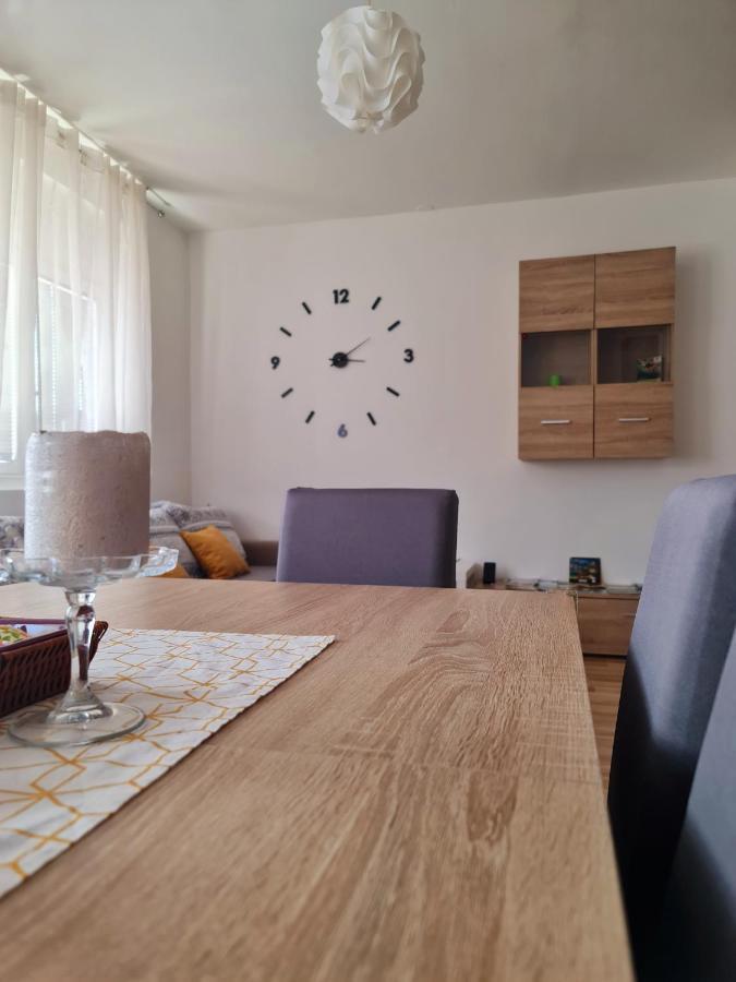 Apartment Pemper - Self Check In And Check Out Otočac Exterior foto