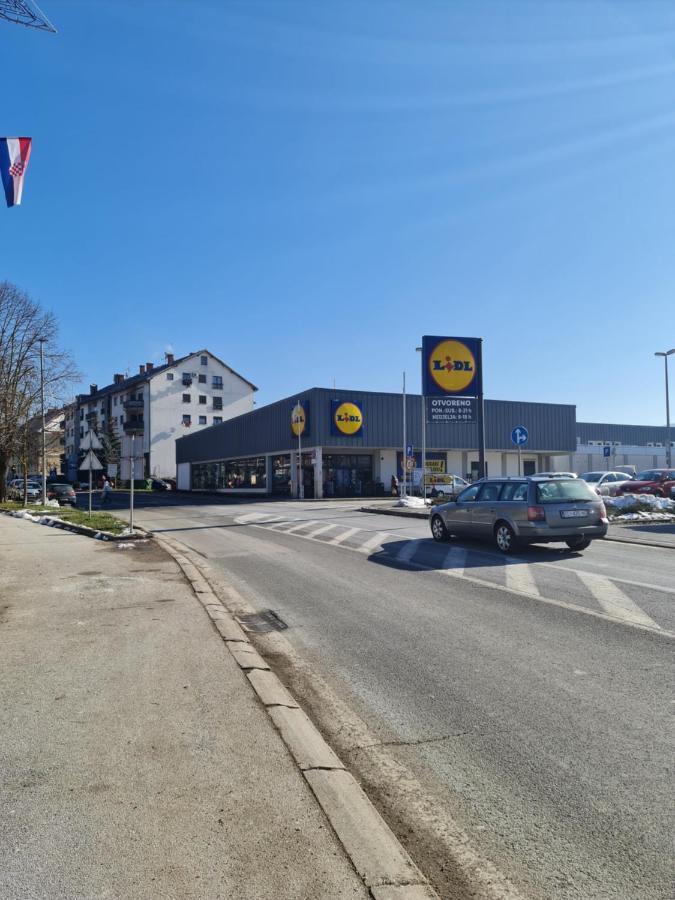 Apartment Pemper - Self Check In And Check Out Otočac Exterior foto