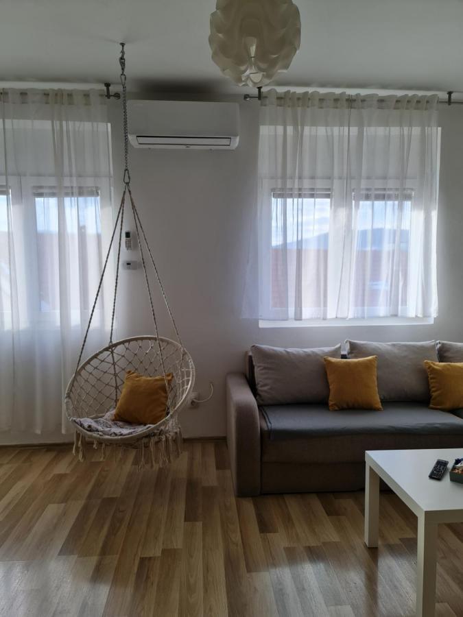Apartment Pemper - Self Check In And Check Out Otočac Exterior foto