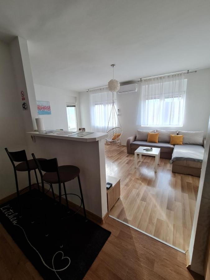 Apartment Pemper - Self Check In And Check Out Otočac Exterior foto