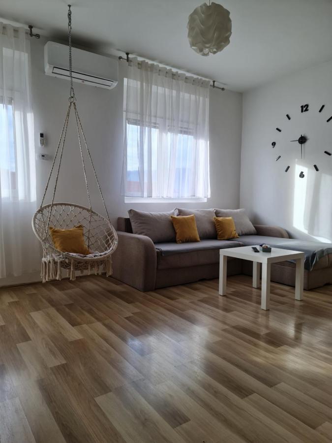 Apartment Pemper - Self Check In And Check Out Otočac Exterior foto